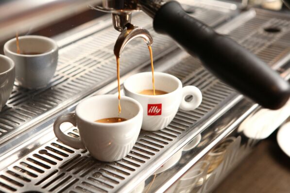 Mehlspeisen und Heißgetränke: Die Kaffeehäuser im 3. Bezirk